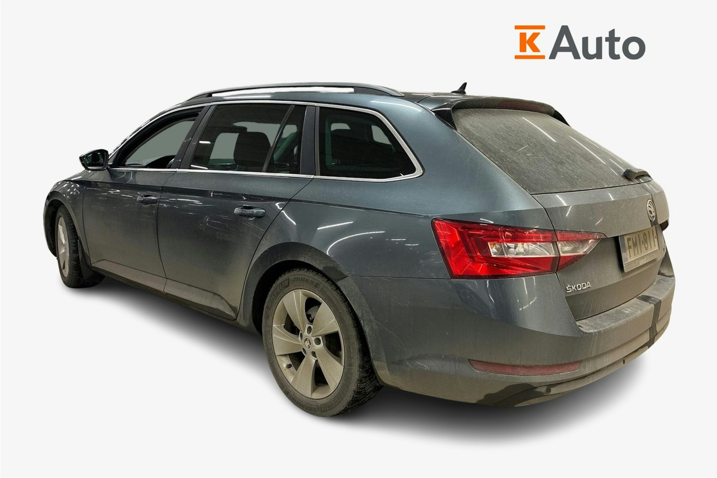 harmaa Skoda Superb 2016 kuva 2.