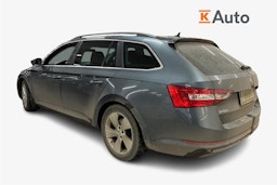 harmaa Skoda Superb 2016 kuva 2.