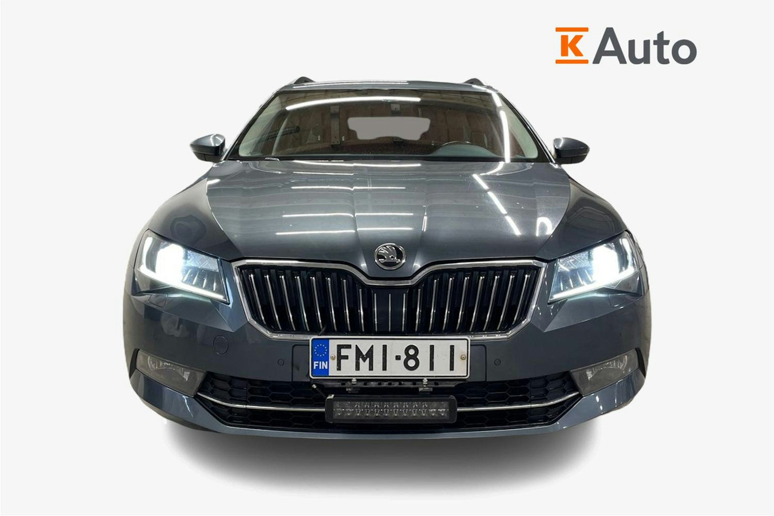 harmaa Skoda Superb 2016 kuva 5.