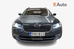 harmaa Skoda Superb 2016 kuva 5.