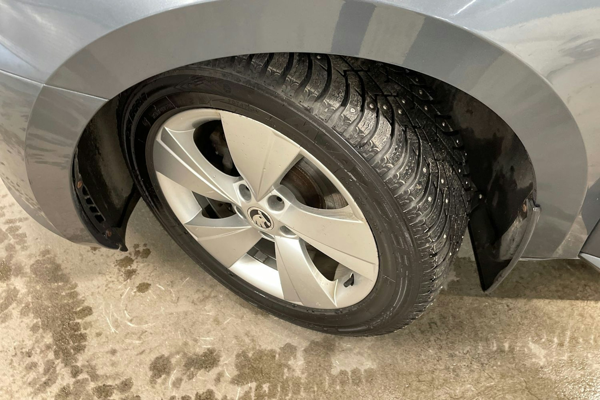 harmaa Skoda Superb 2016 kuva 13.