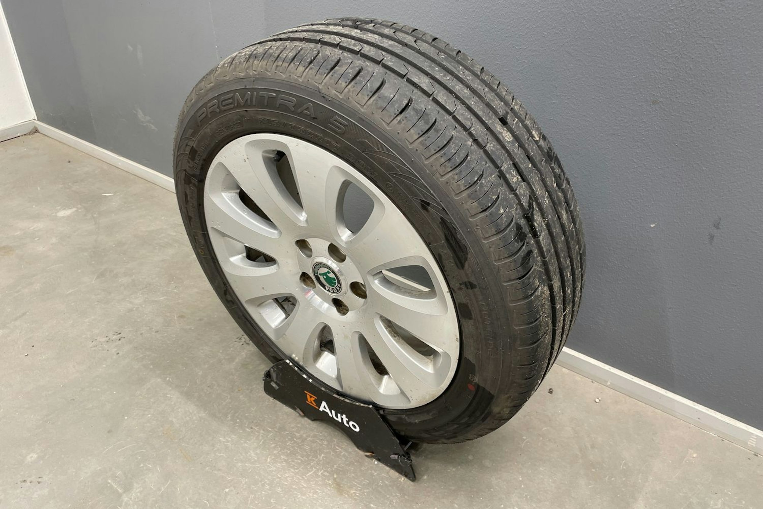 harmaa Skoda Superb 2016 kuva 14.