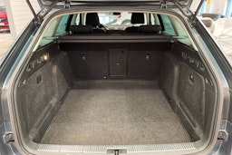 harmaa Skoda Superb 2016 kuva 15.