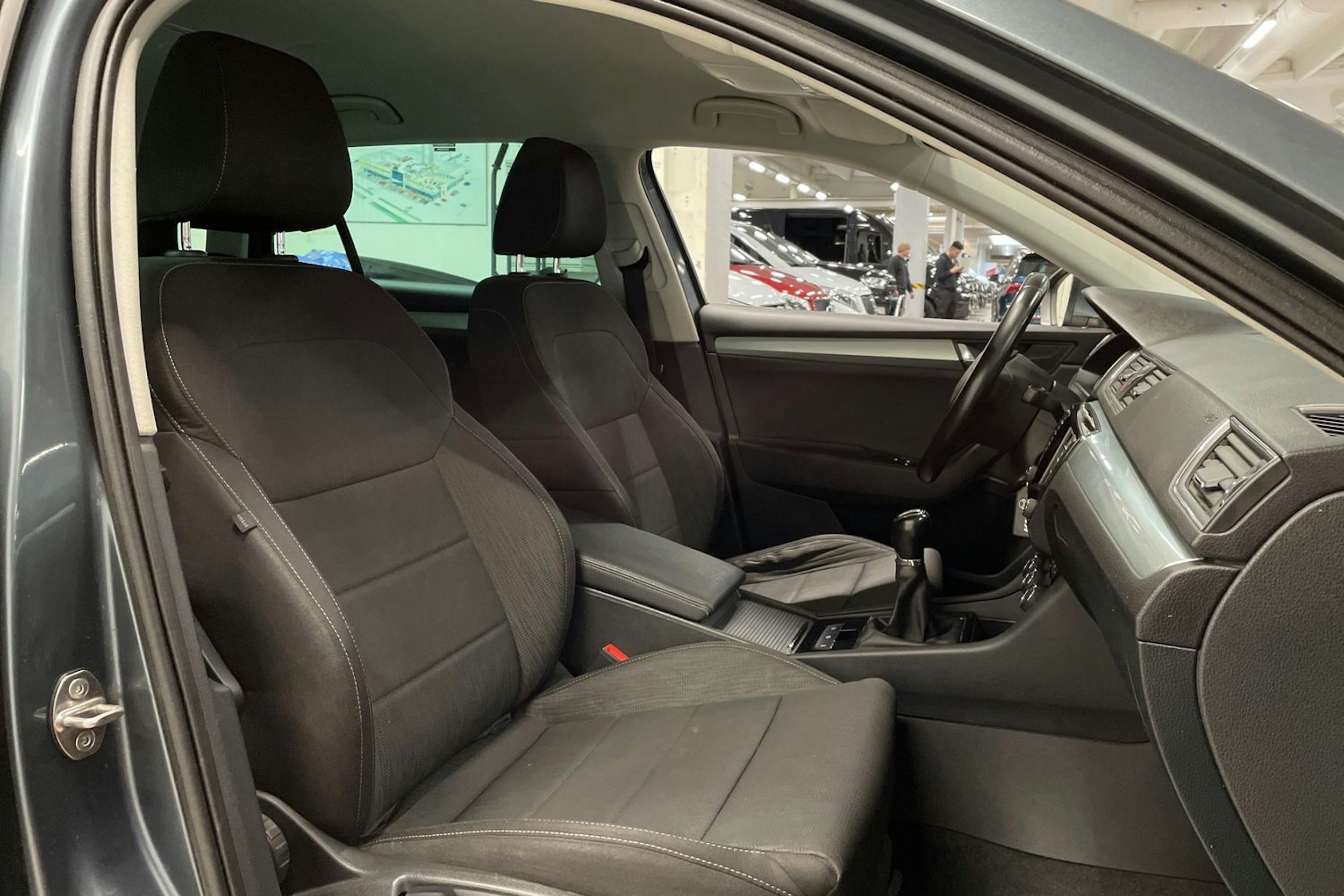 harmaa Skoda Superb 2016 kuva 24.