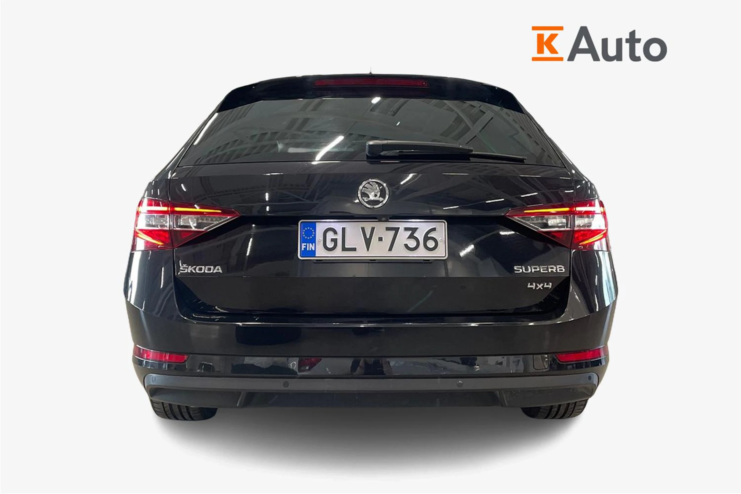 musta Skoda Superb 2016 kuva 4.