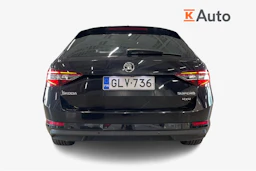 musta Skoda Superb 2016 kuva 4.