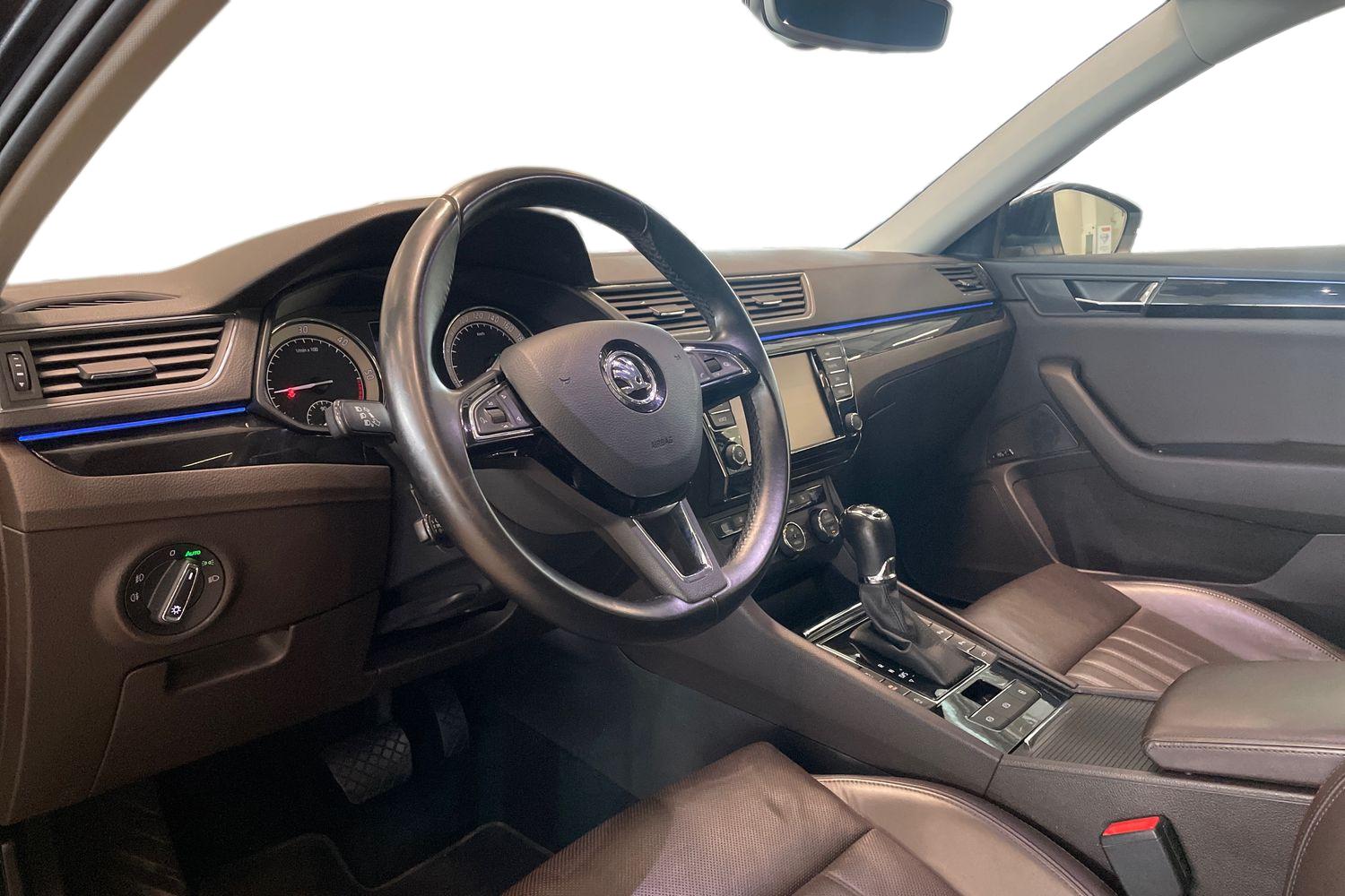 Skoda Superb 2016, kuva 6/38
