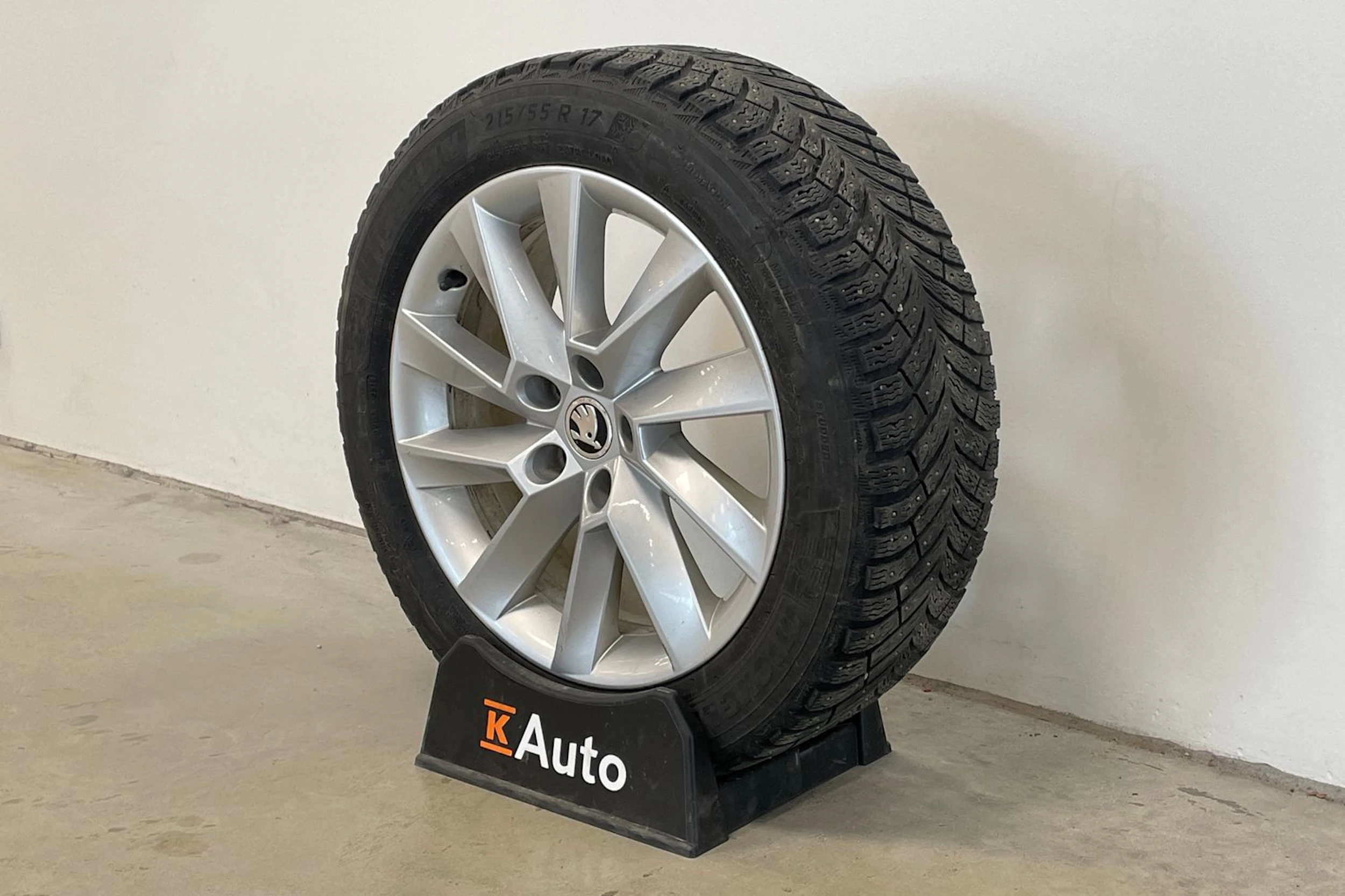 musta Skoda Superb 2016 kuva 13.