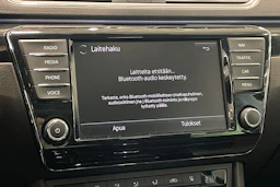 musta Skoda Superb 2016 kuva 26.