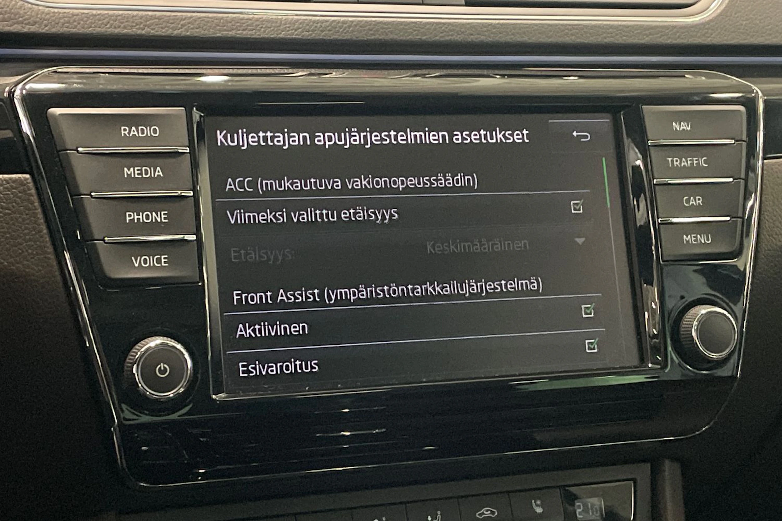 musta Skoda Superb 2016 kuva 29.