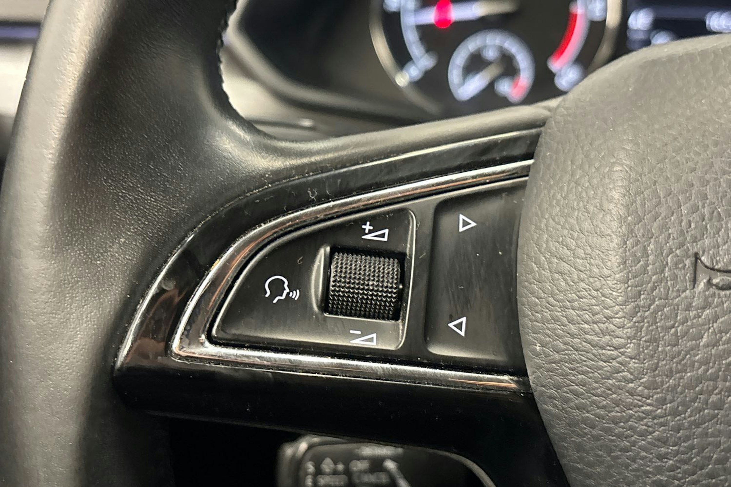 musta Skoda Superb 2016 kuva 24.