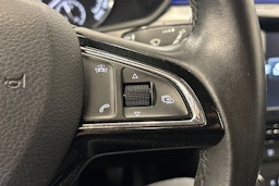 musta Skoda Superb 2016 kuva 25.