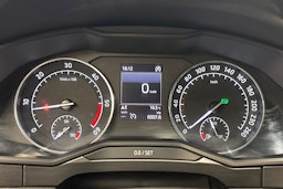 musta Skoda Superb 2016 kuva 27.