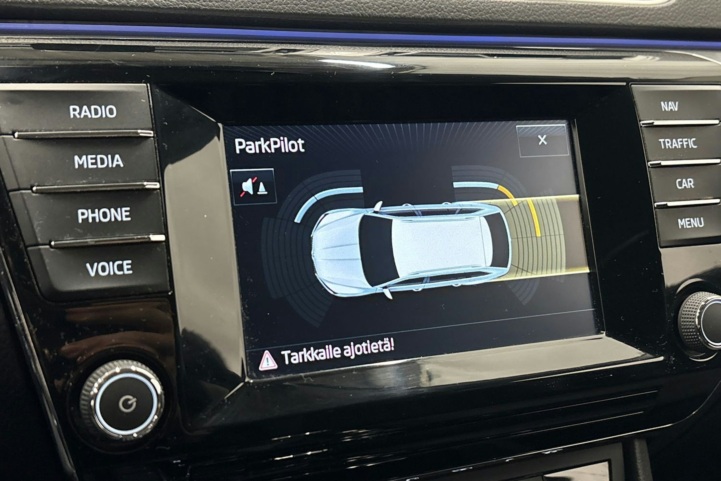 musta Skoda Superb 2016 kuva 31.