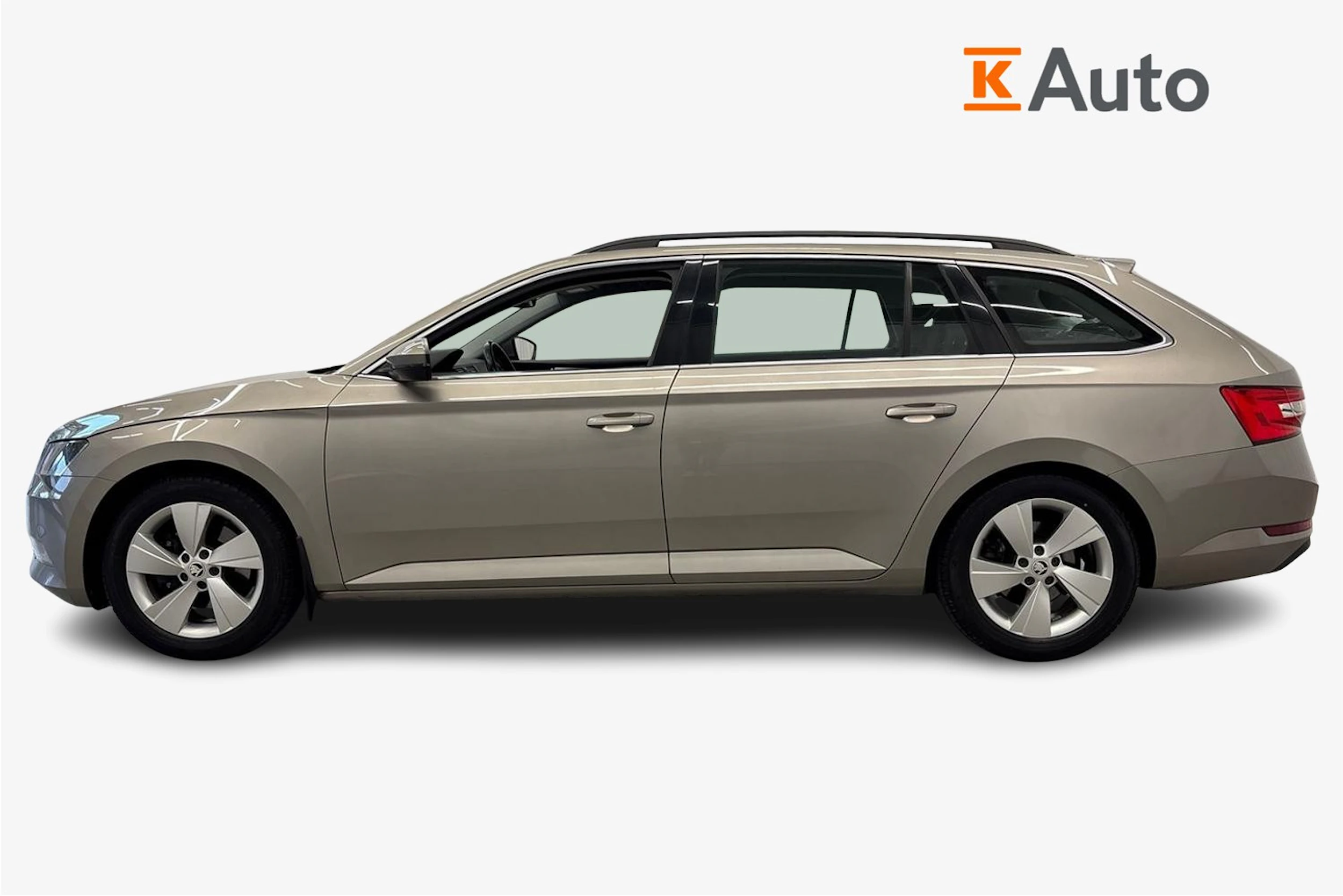 ruskea (beige) Skoda Superb 2016 kuva 5.