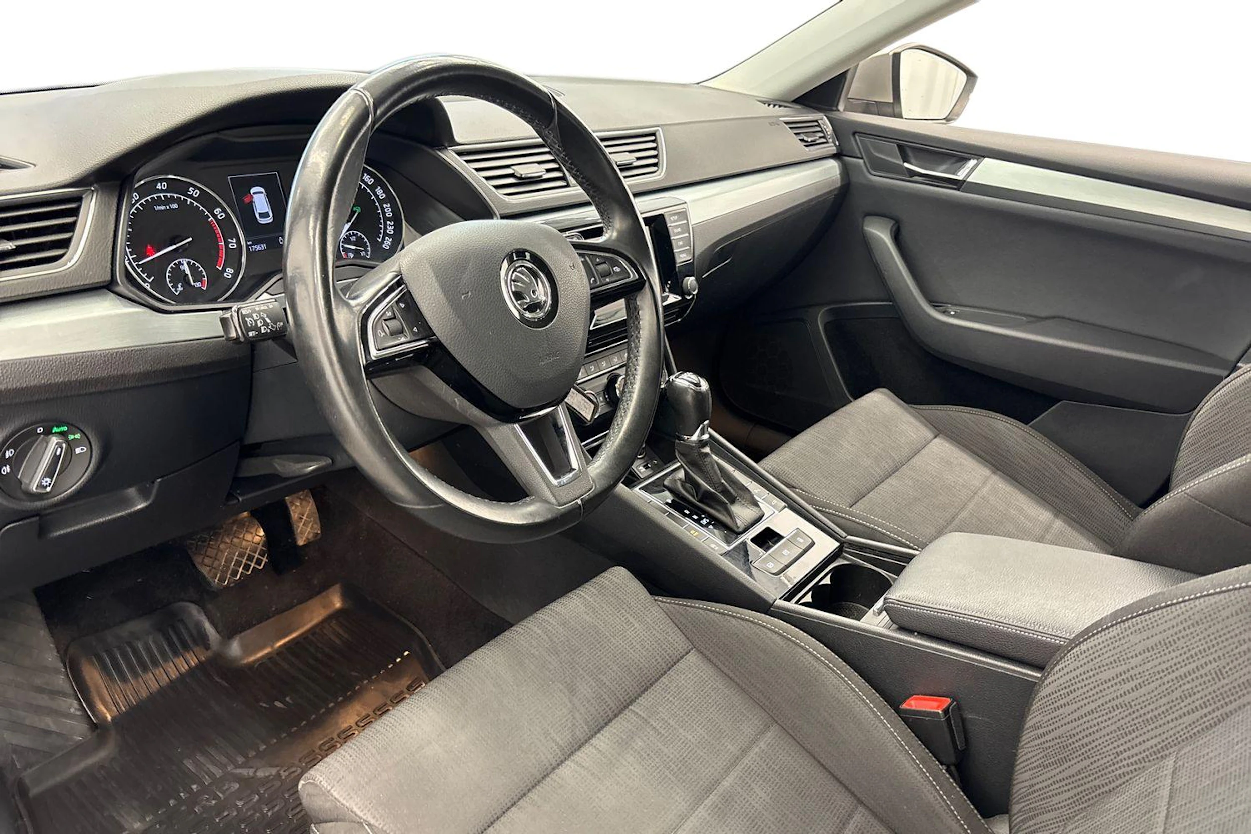 ruskea (beige) Skoda Superb 2016 kuva 6.