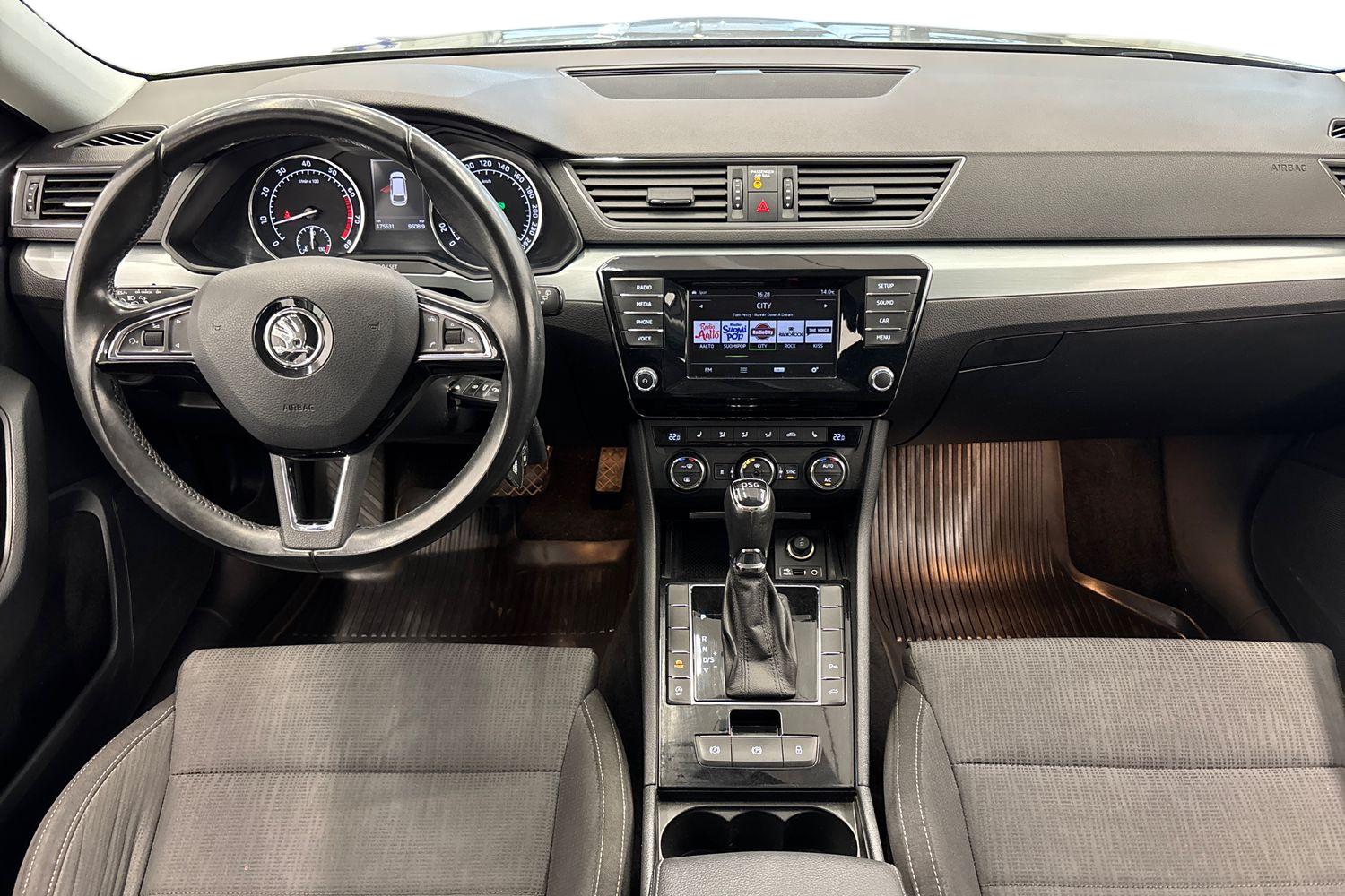 Skoda Superb 2016, bild 7/22