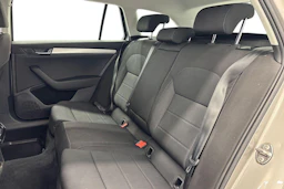 ruskea (beige) Skoda Superb 2016 kuva 8.