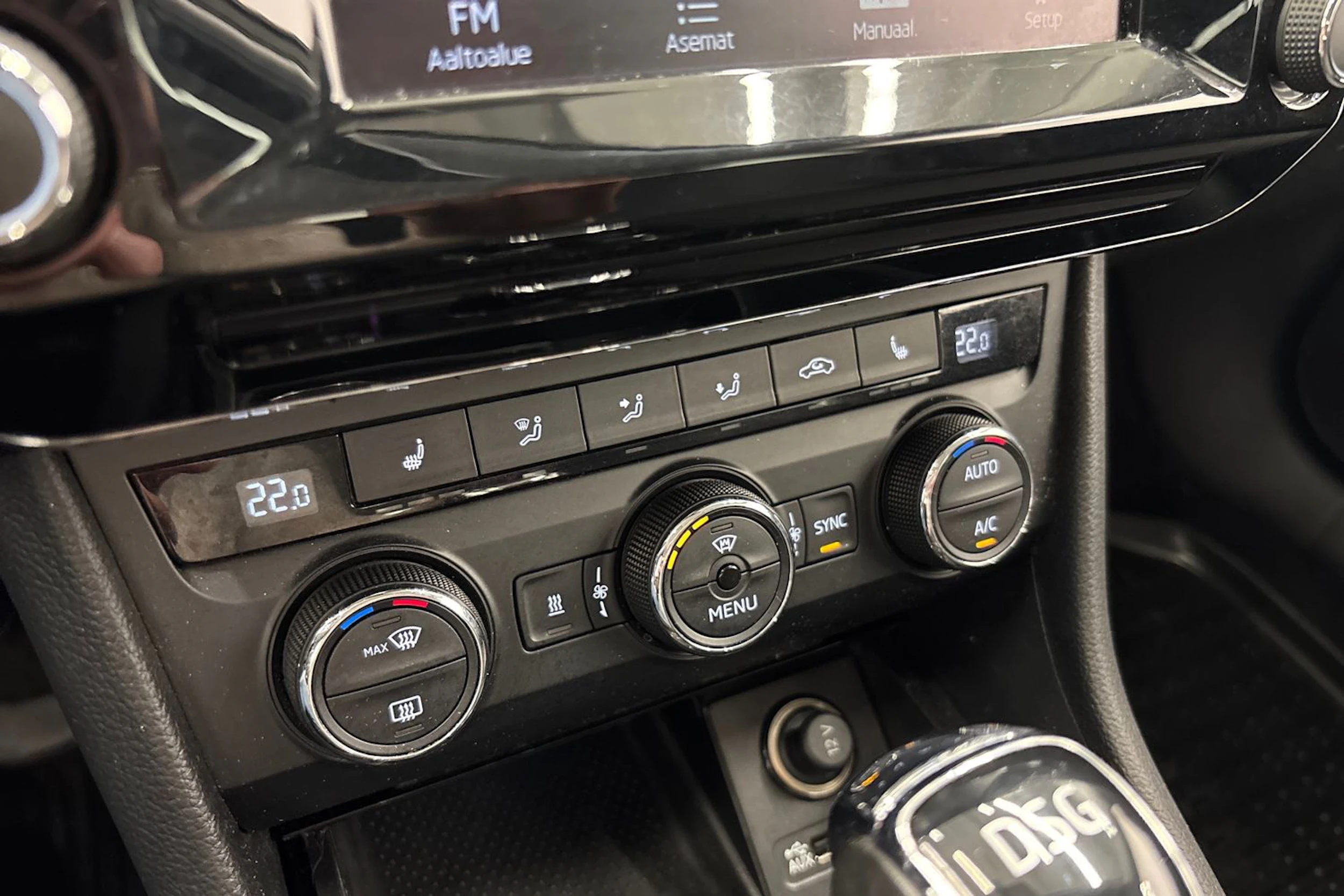 ruskea (beige) Skoda Superb 2016 kuva 12.