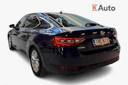 sininen Skoda Superb 2016 kuva 3.
