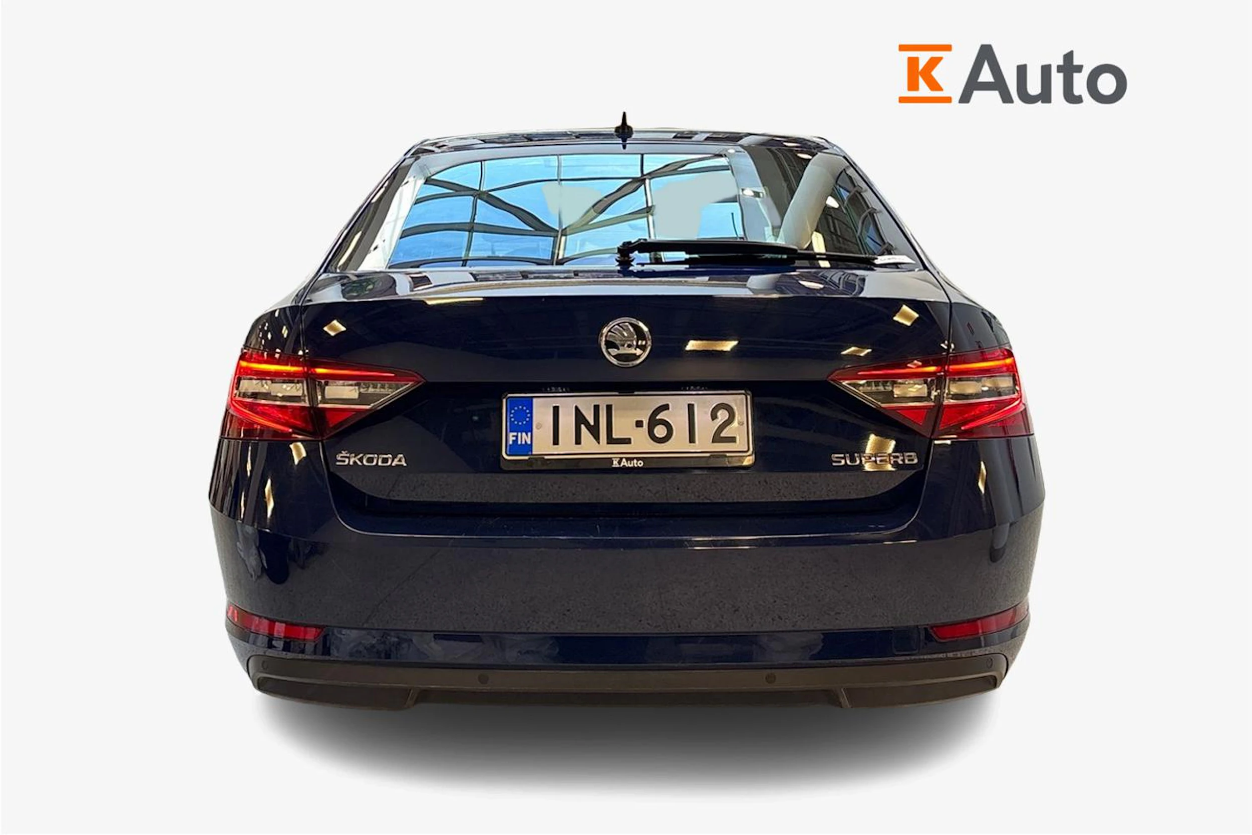 sininen Skoda Superb 2016 kuva 4.