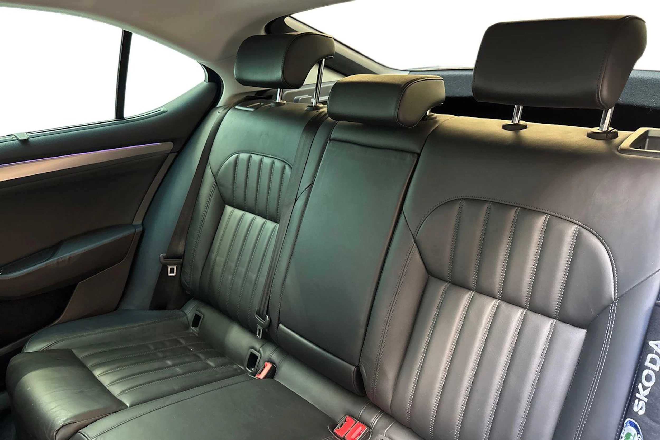 sininen Skoda Superb 2016 kuva 11.