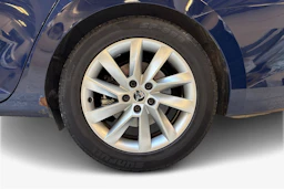 sininen Skoda Superb 2016 kuva 12.