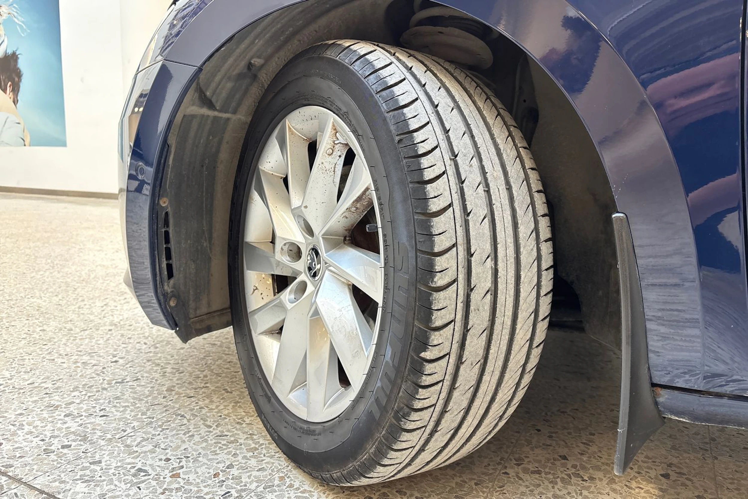 sininen Skoda Superb 2016 kuva 13.