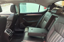 sininen Skoda Superb 2016 kuva 18.