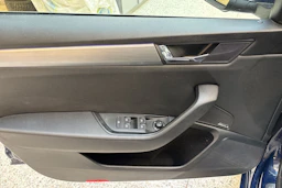 sininen Skoda Superb 2016 kuva 21.