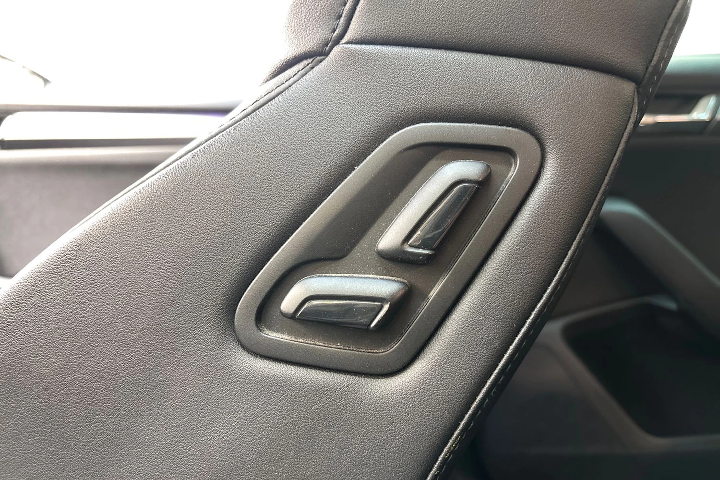 sininen Skoda Superb 2016 kuva 30.
