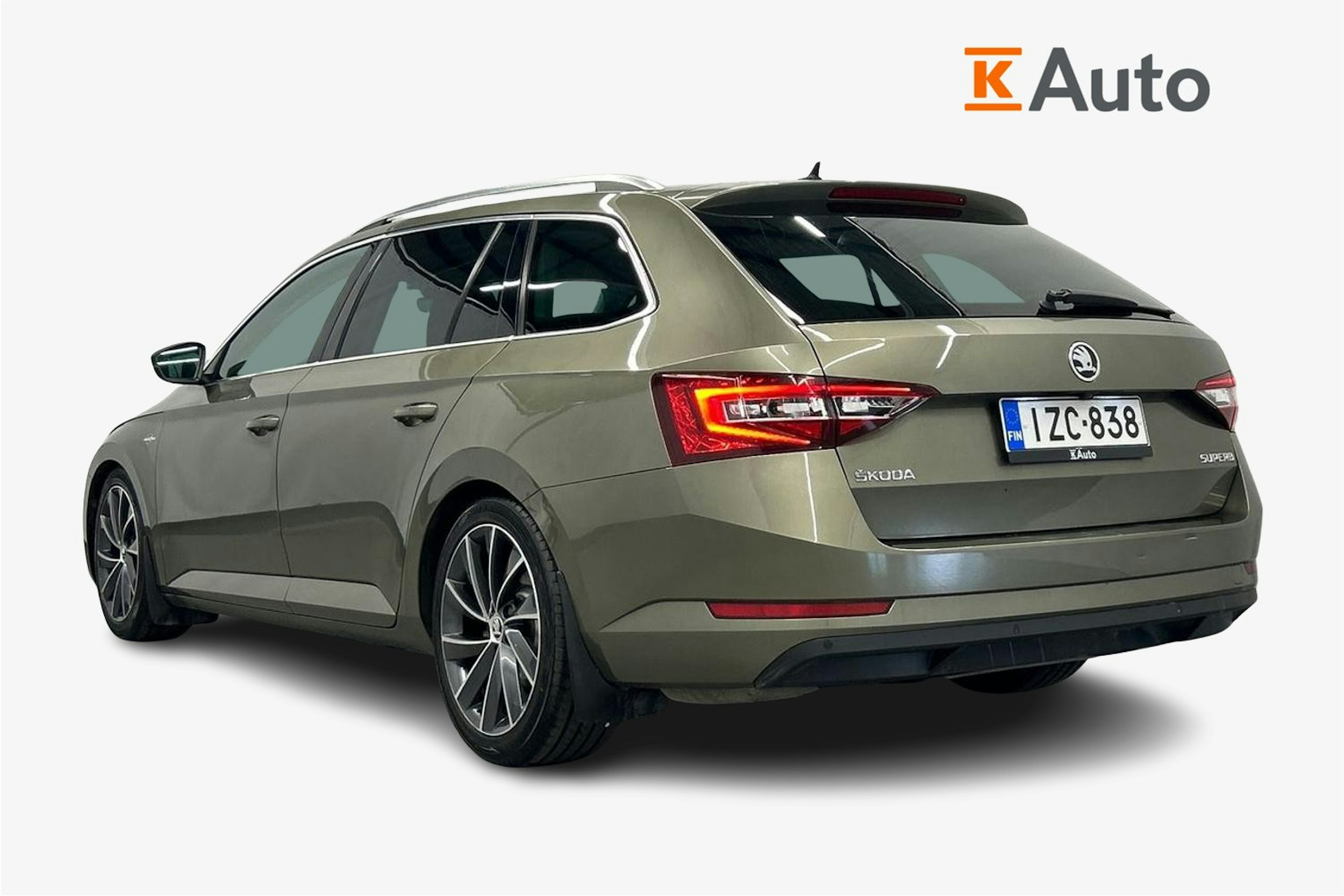 ruskea (beige) Skoda Superb 2016 kuva 2.