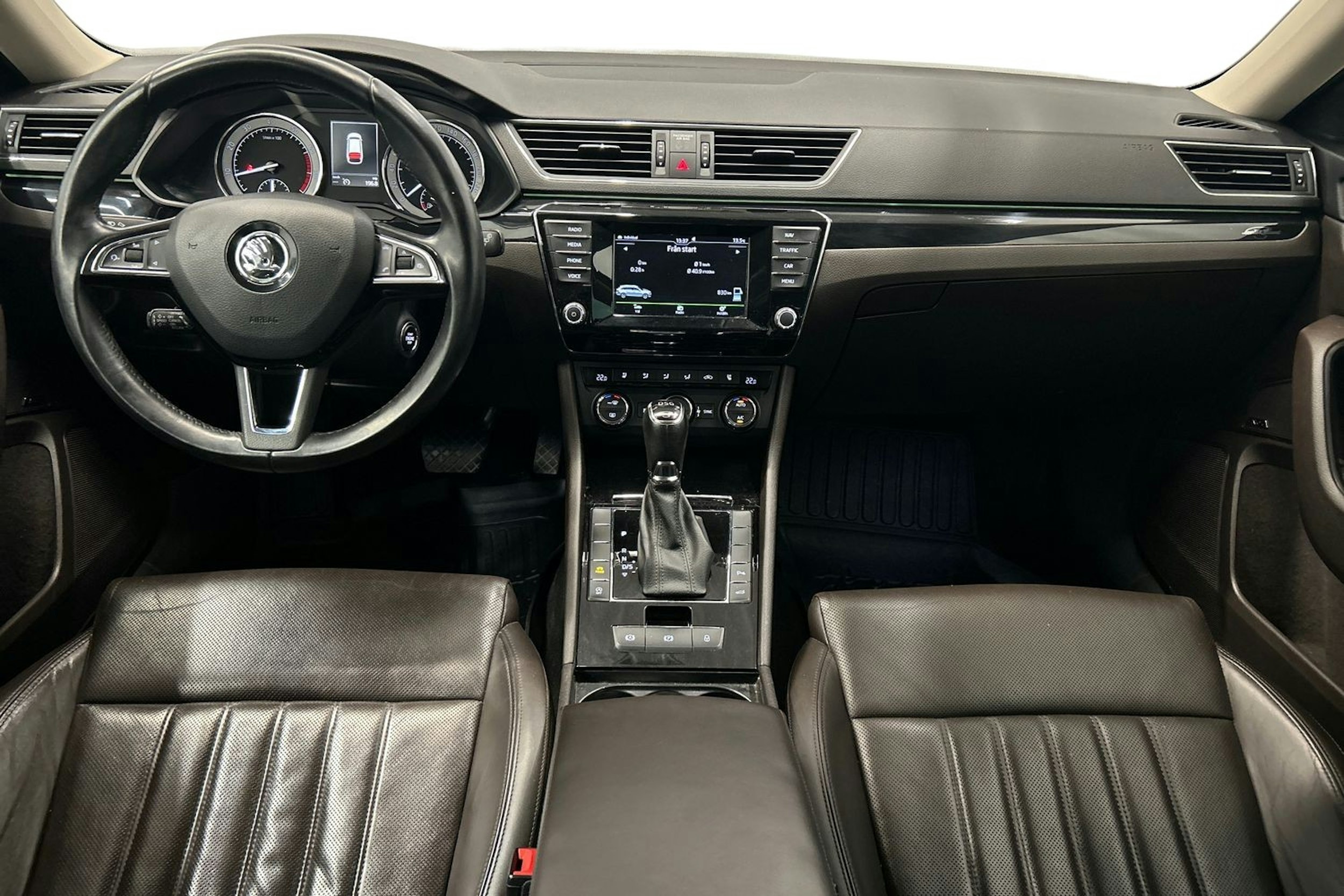 ruskea (beige) Skoda Superb 2016 kuva 9.