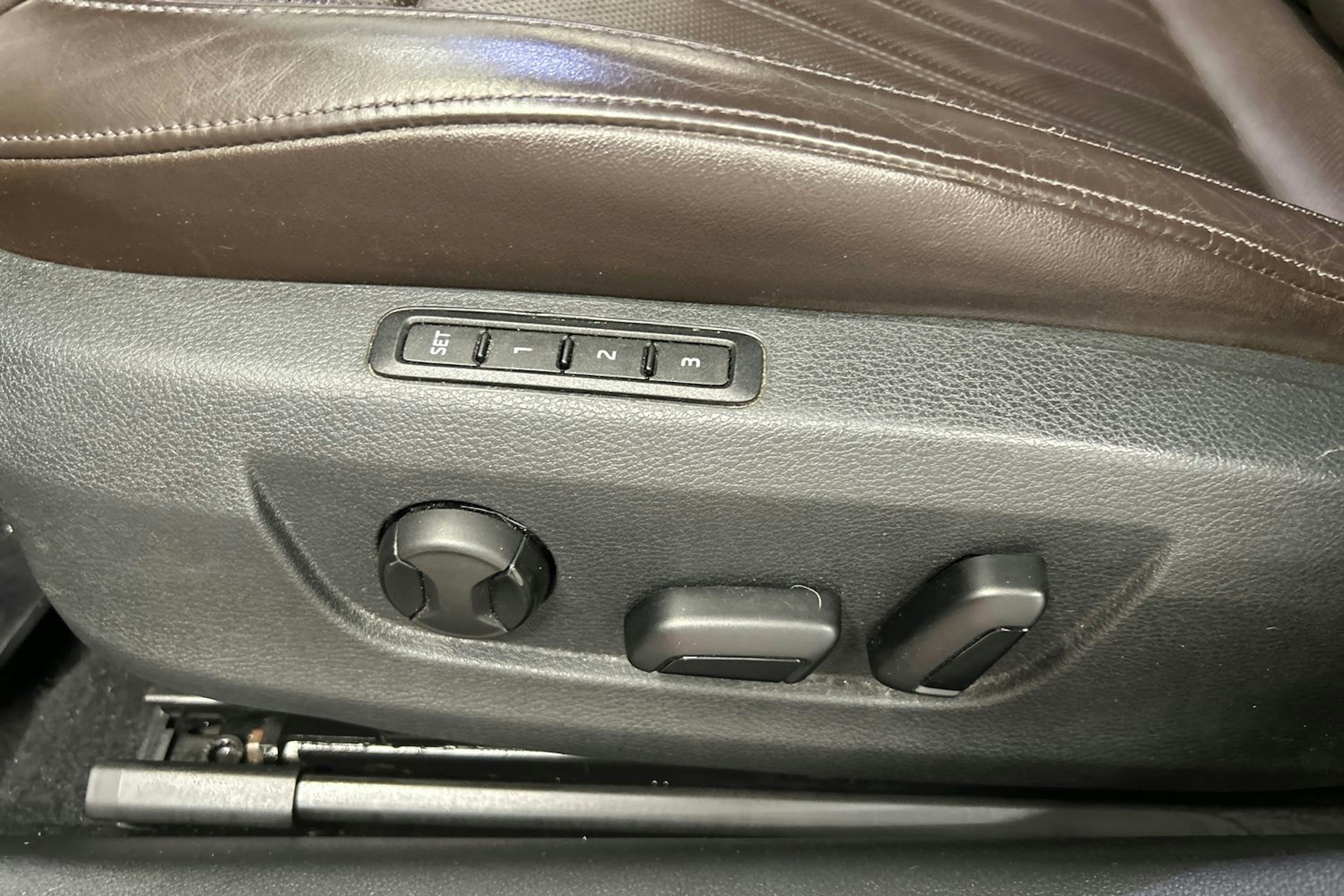 ruskea (beige) Skoda Superb 2016 kuva 17.