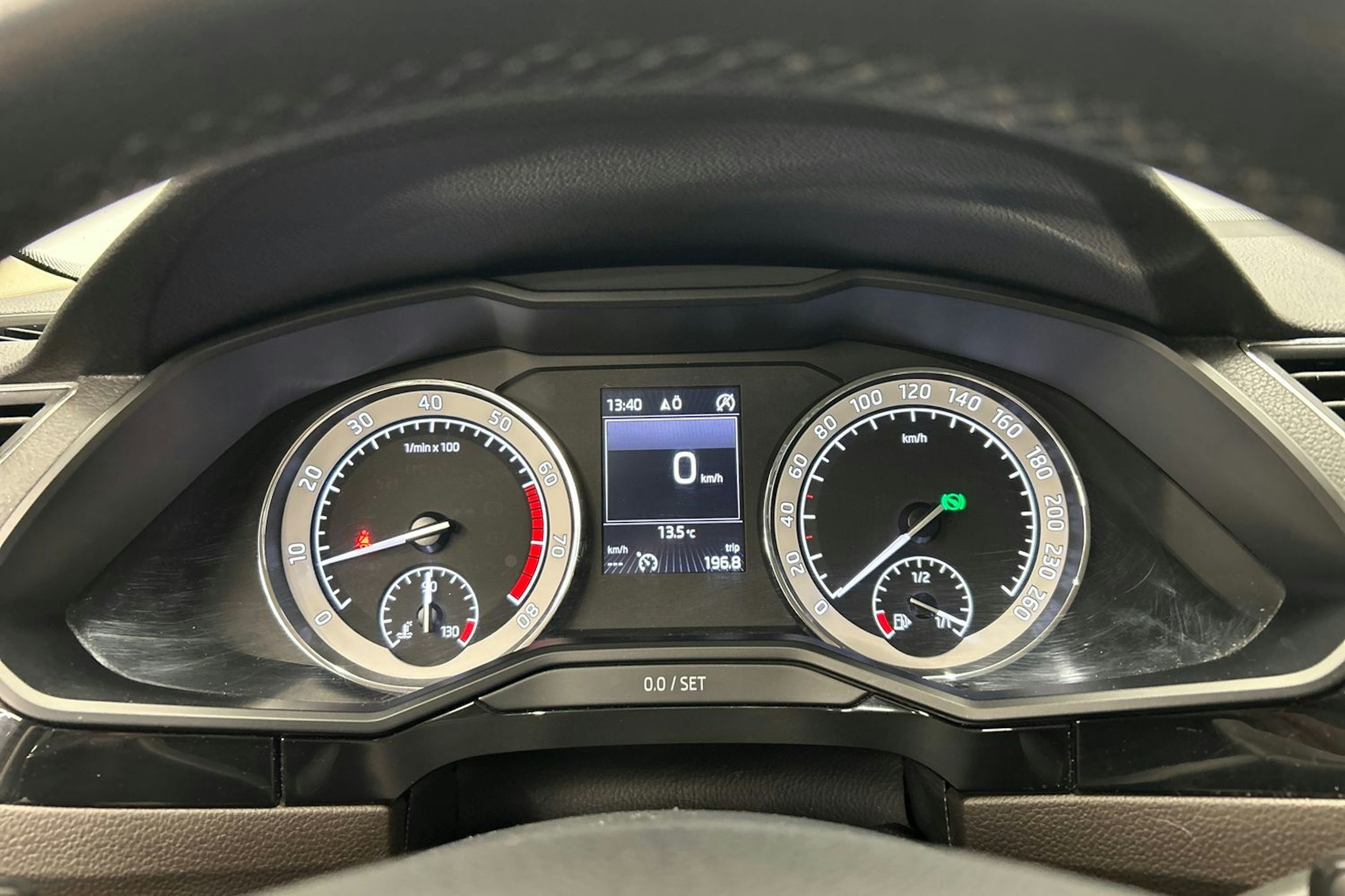 ruskea (beige) Skoda Superb 2016 kuva 19.