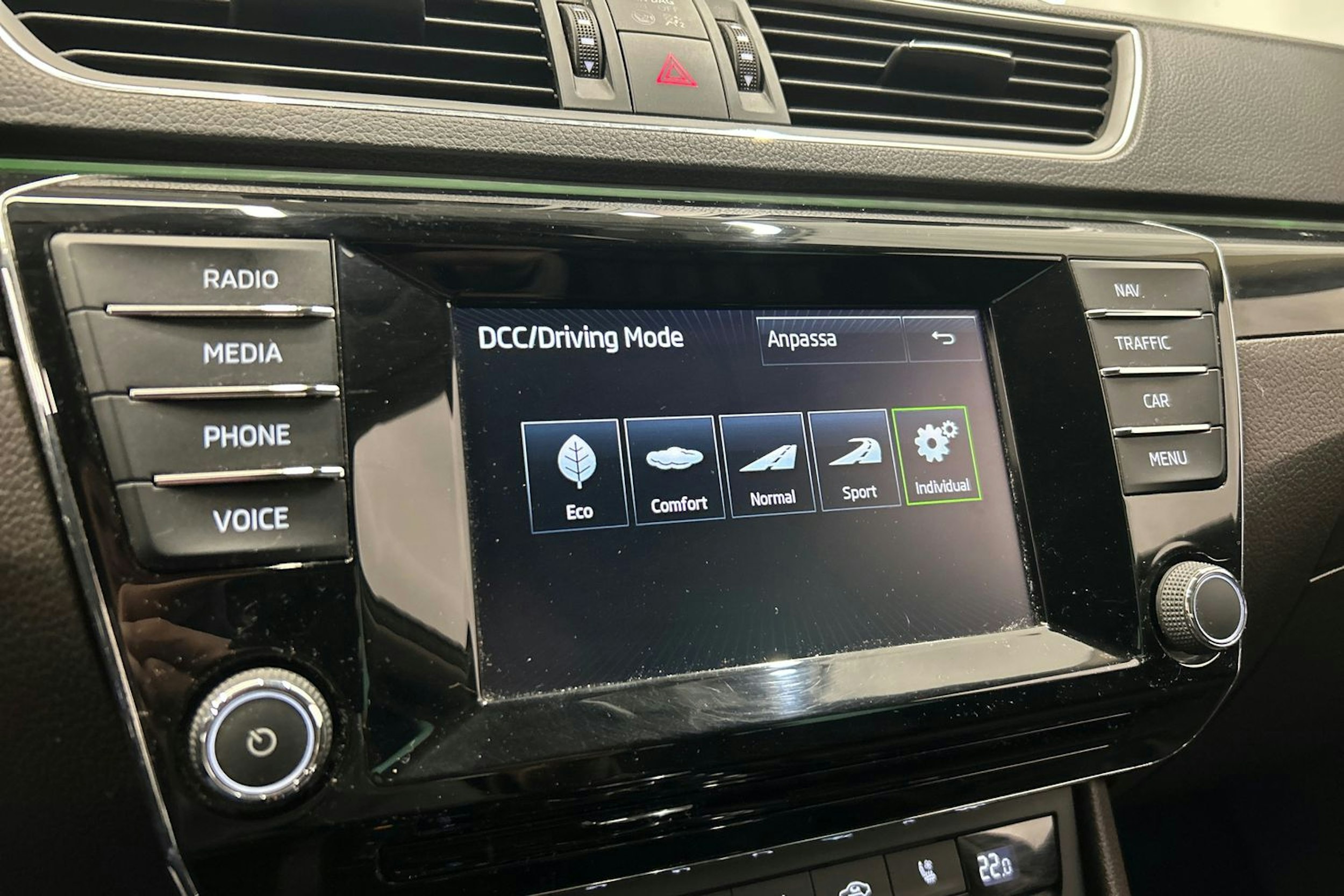 ruskea (beige) Skoda Superb 2016 kuva 26.