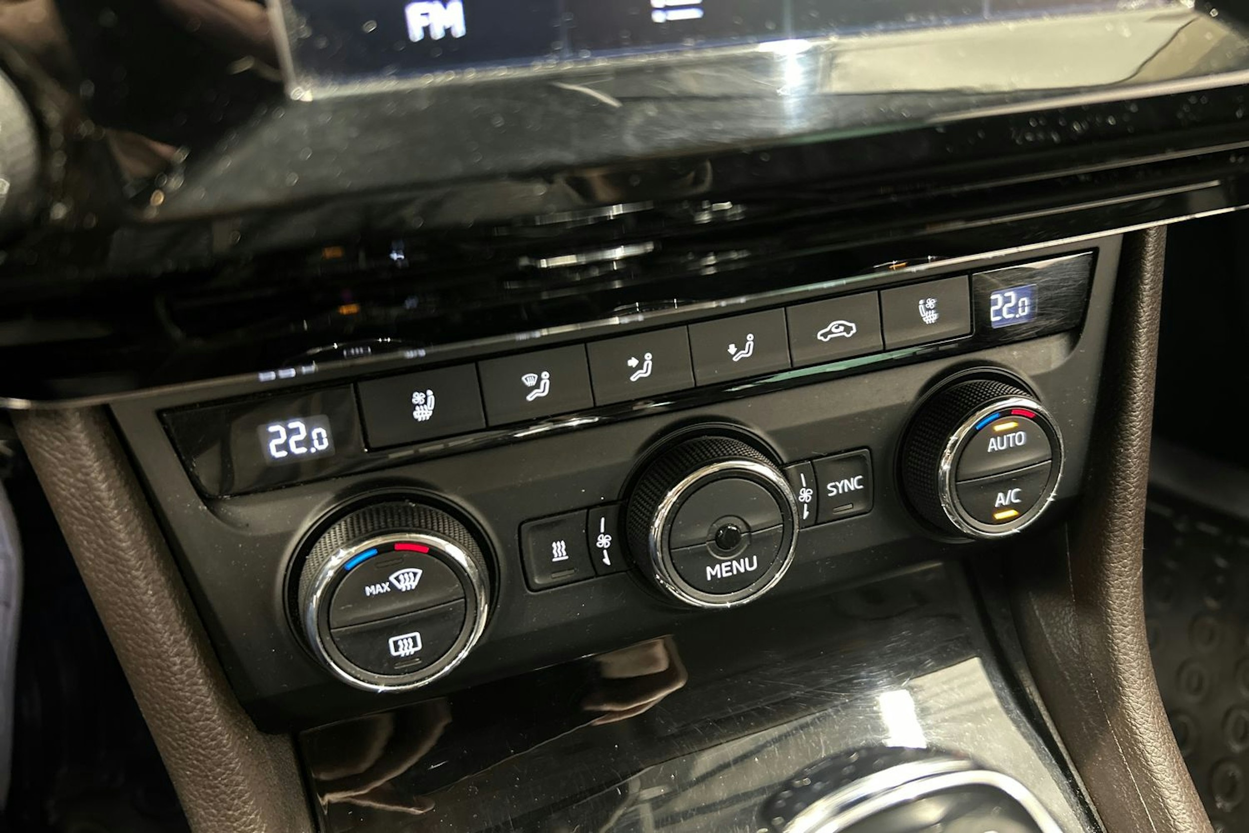 ruskea (beige) Skoda Superb 2016 kuva 27.