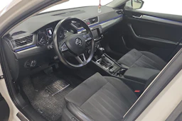 valkoinen Skoda Superb 2016 kuva 3.