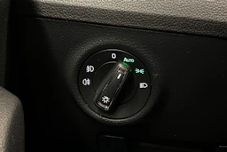 valkoinen Skoda Superb 2016 kuva 17.