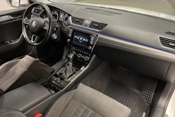 valkoinen Skoda Superb 2016 kuva 24.