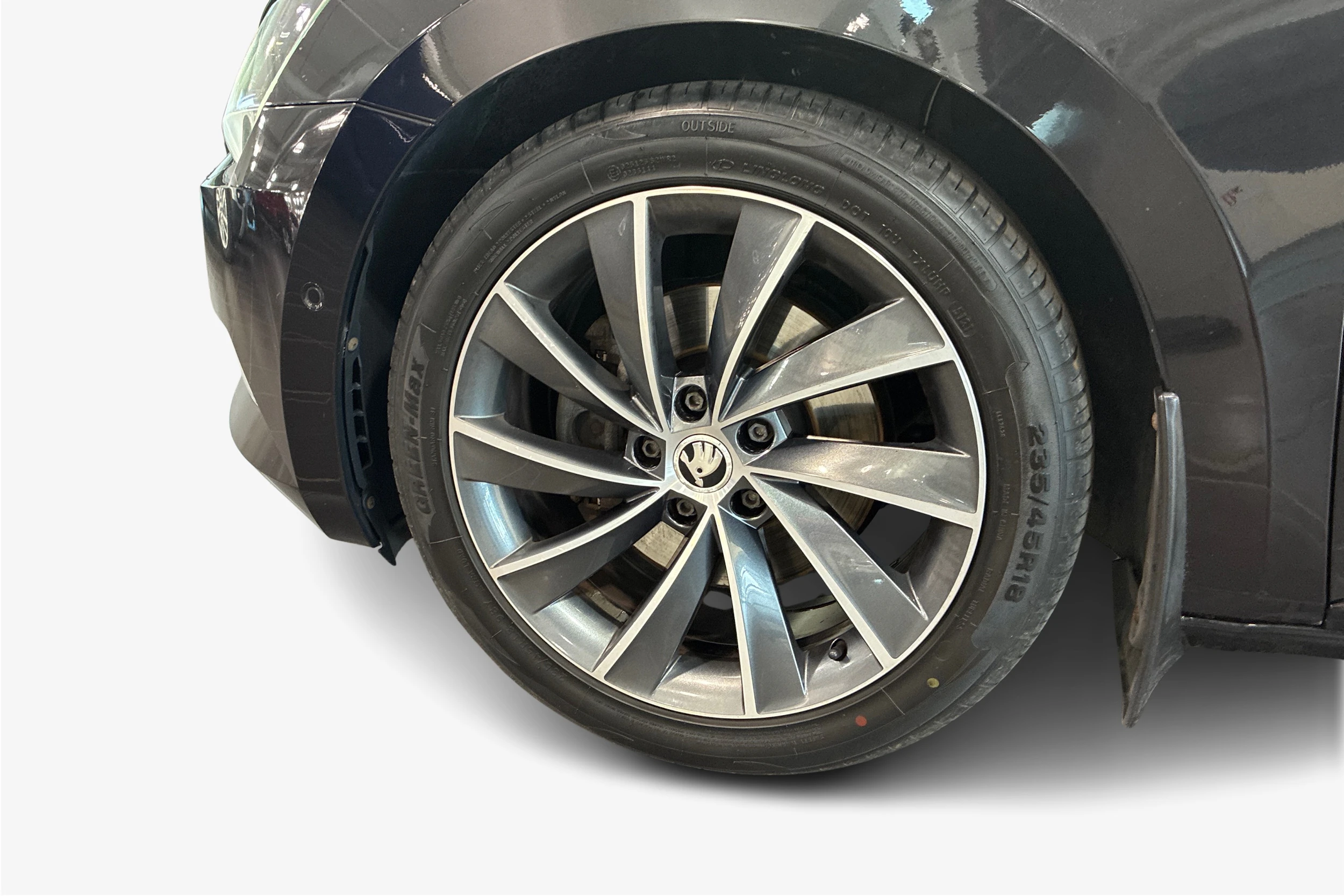 musta Skoda Superb 2016 kuva 9.
