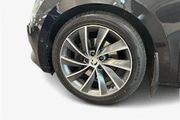 musta Skoda Superb 2016 kuva 9.