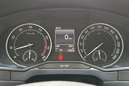 valkoinen Skoda Superb 2016 kuva 20.