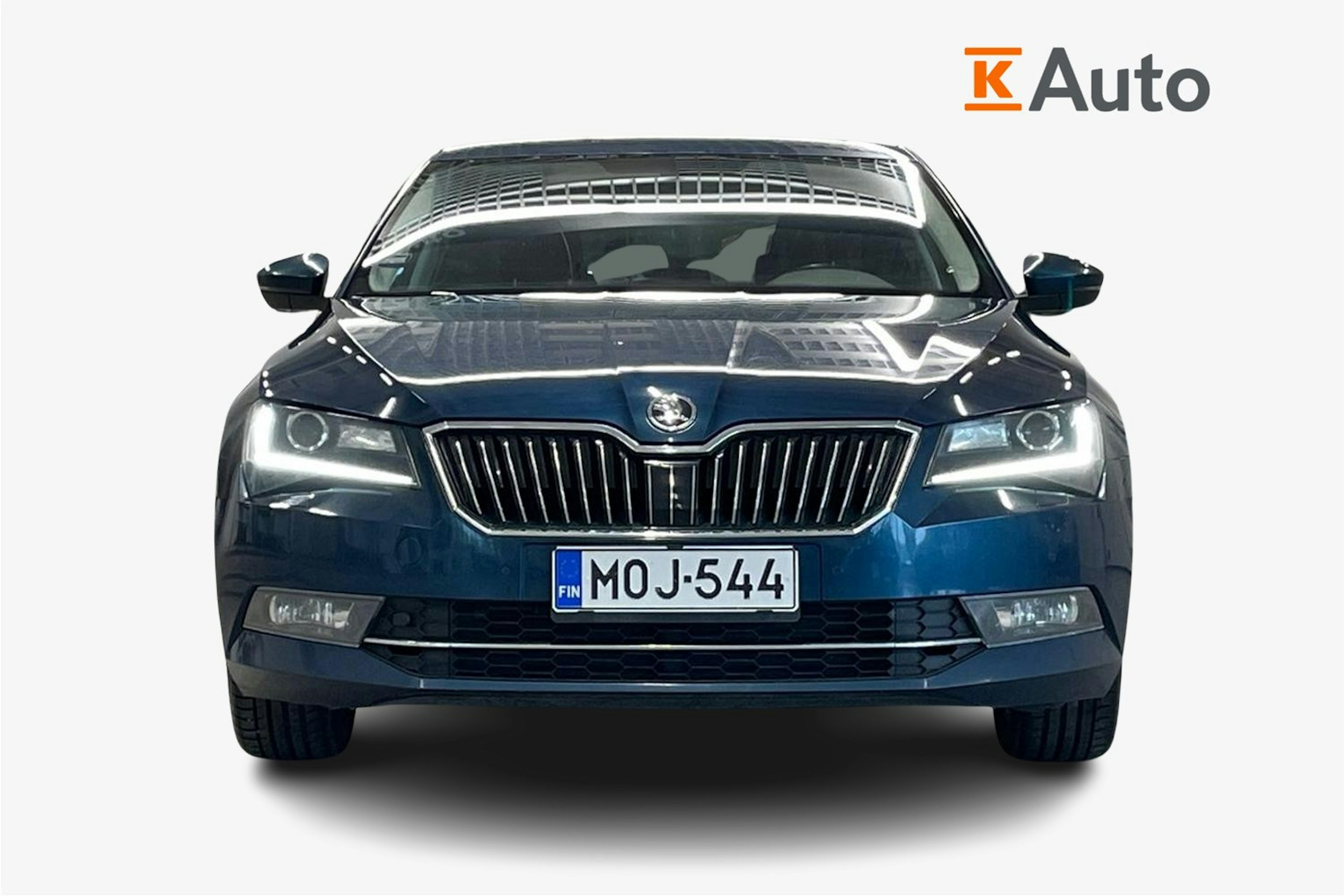 sininen Skoda Superb 2017 kuva 5.