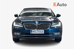 sininen Skoda Superb 2017 kuva 5.