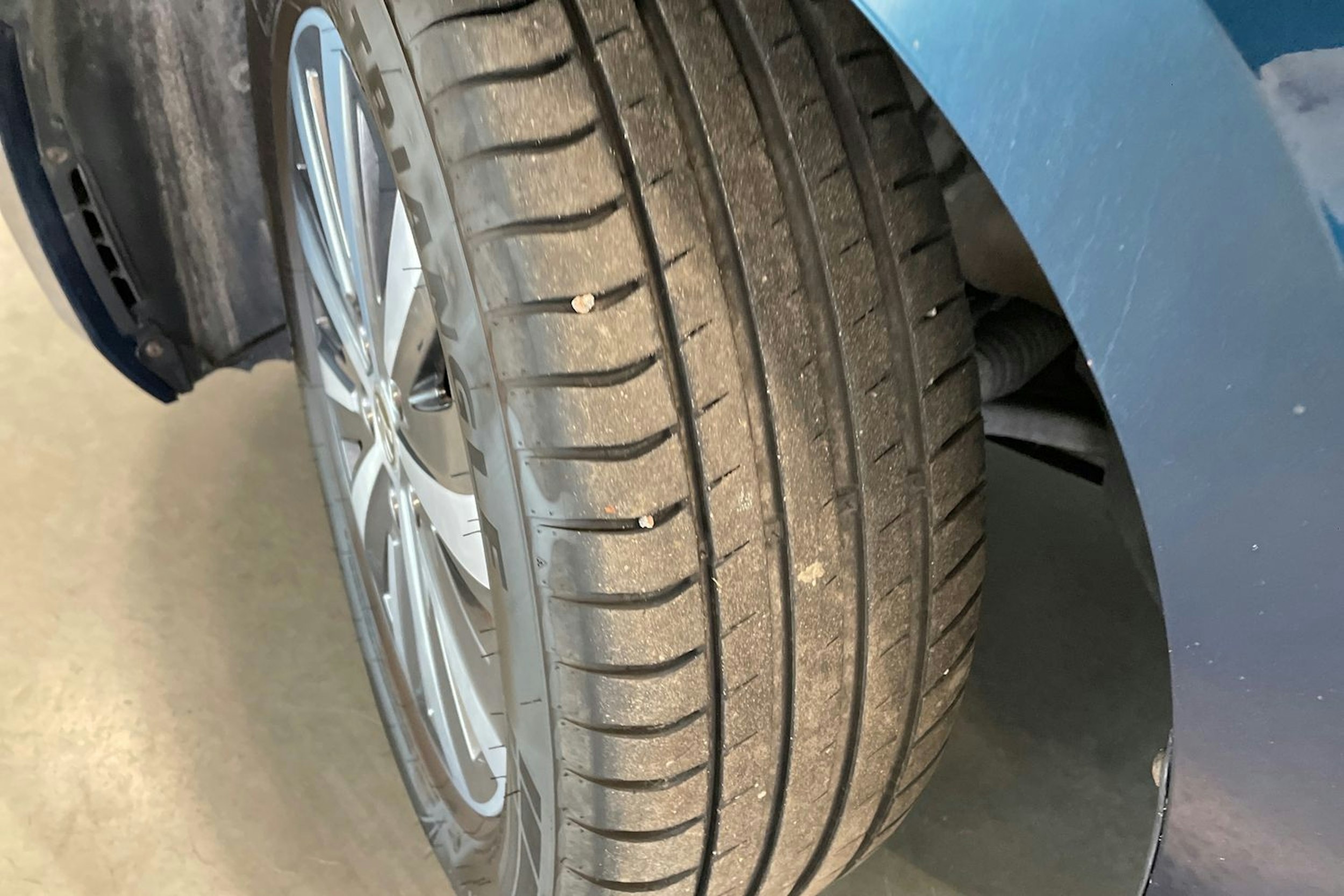 sininen Skoda Superb 2017 kuva 13.