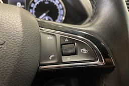 sininen Skoda Superb 2017 kuva 16.