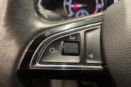 sininen Skoda Superb 2017 kuva 17.