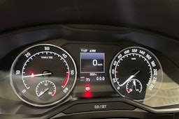 sininen Skoda Superb 2017 kuva 19.