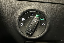 sininen Skoda Superb 2017 kuva 20.